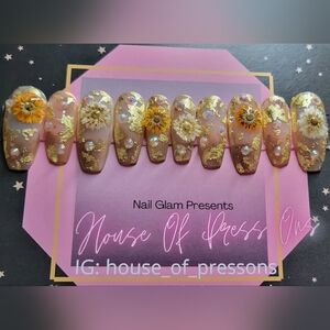 Gold Floral Press-On Nails